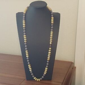 Elegant Beaded Necklace in Yellow and Purple